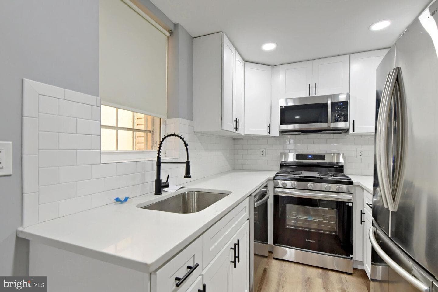 1245 W Lombard Street photo 9