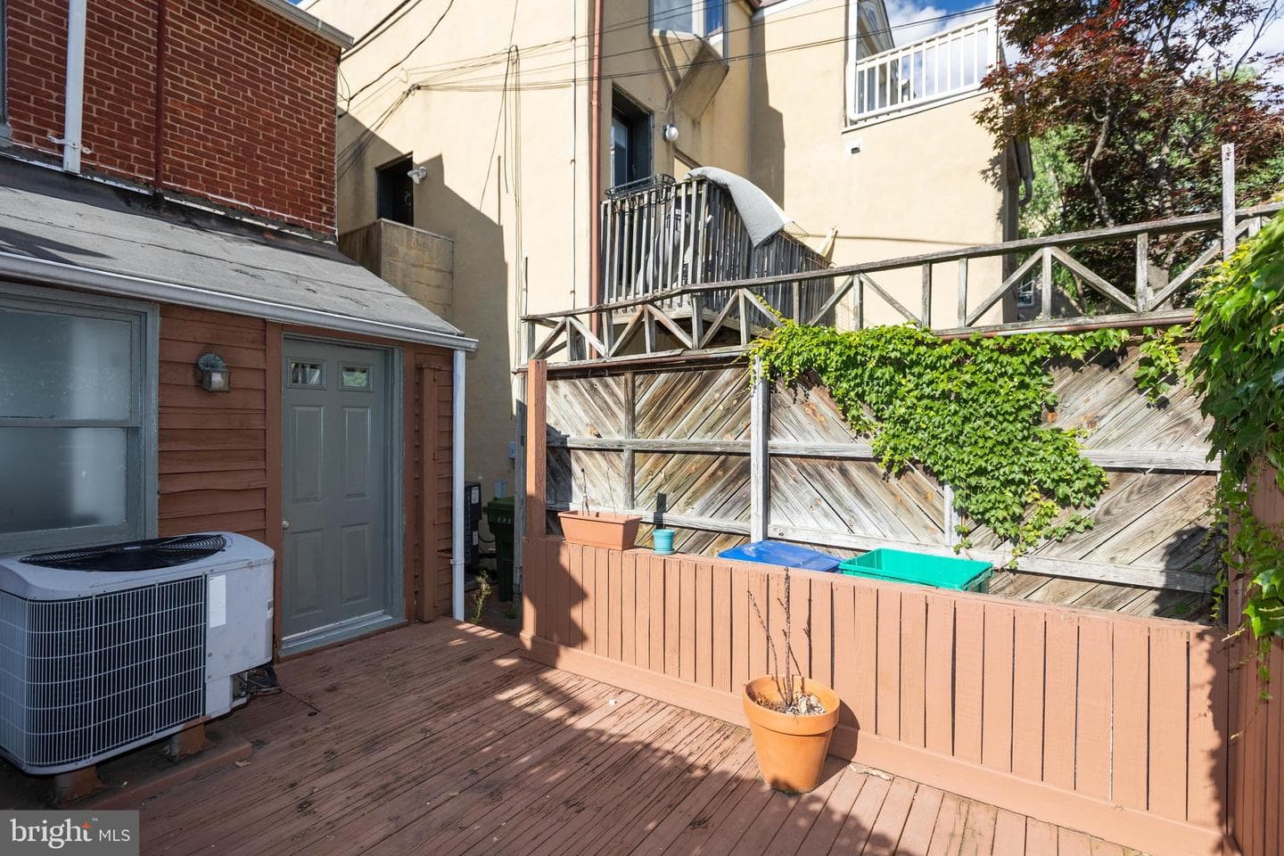 113 E Churchill Street photo 22