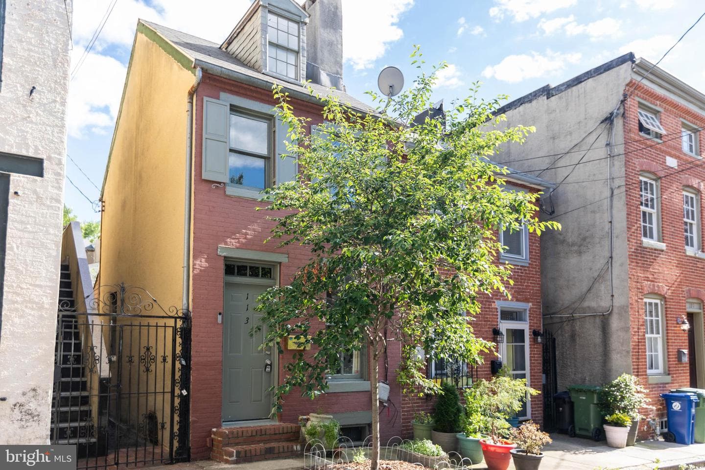 113 E Churchill Street photo 34