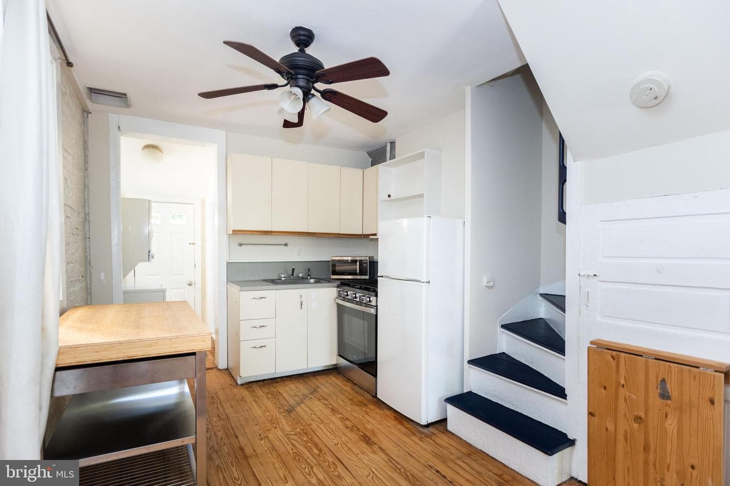 113 E Churchill Street photo 5