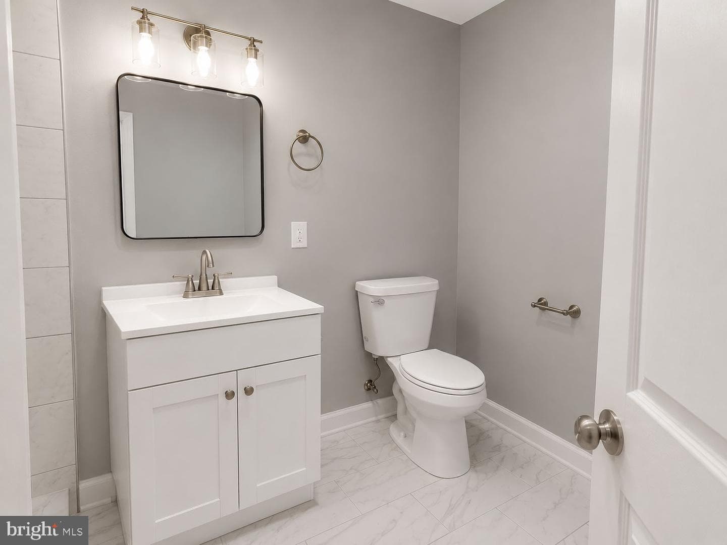 1217 Greenmount Avenue photo 3
