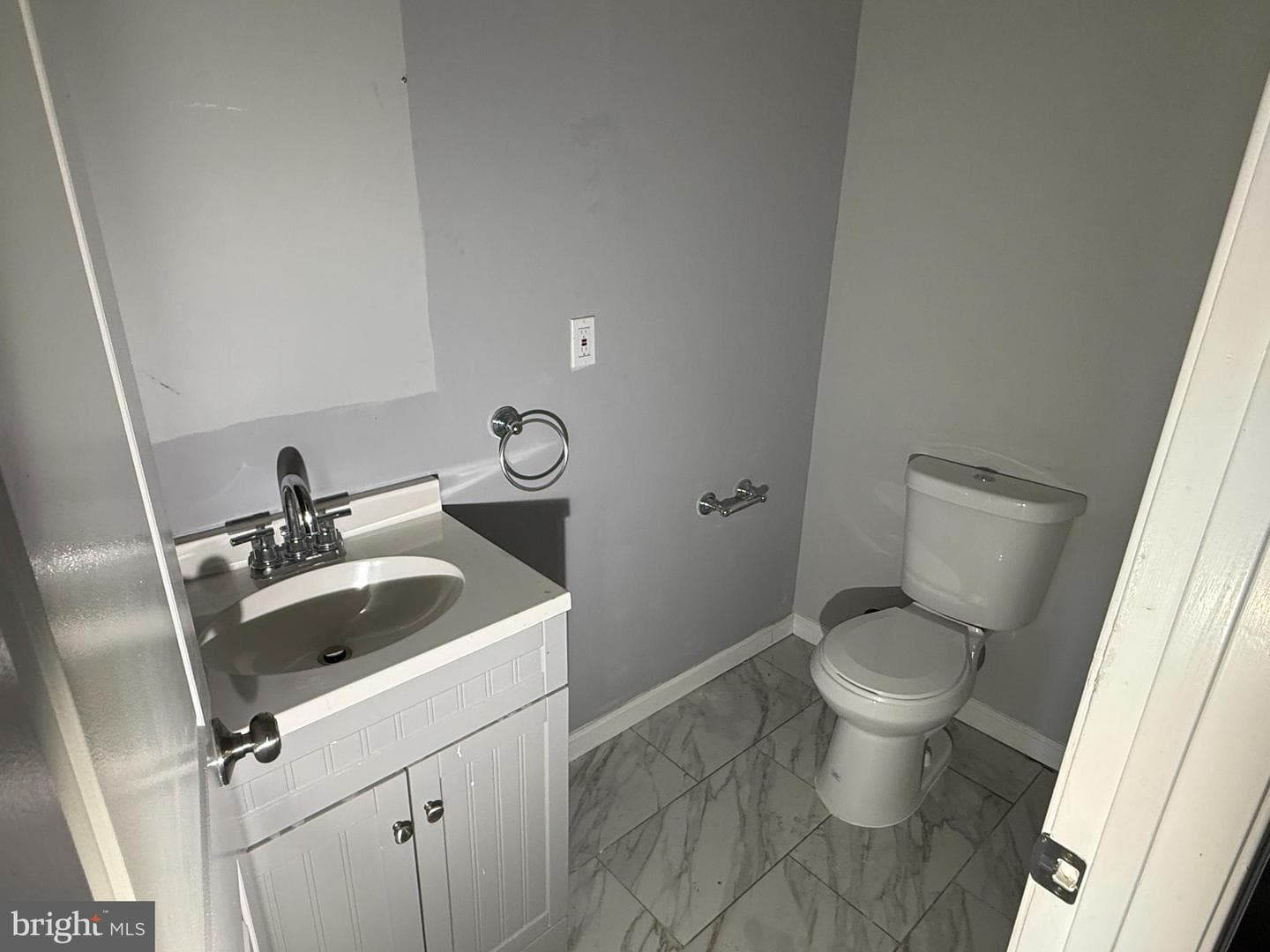 1217 Greenmount Avenue photo 5