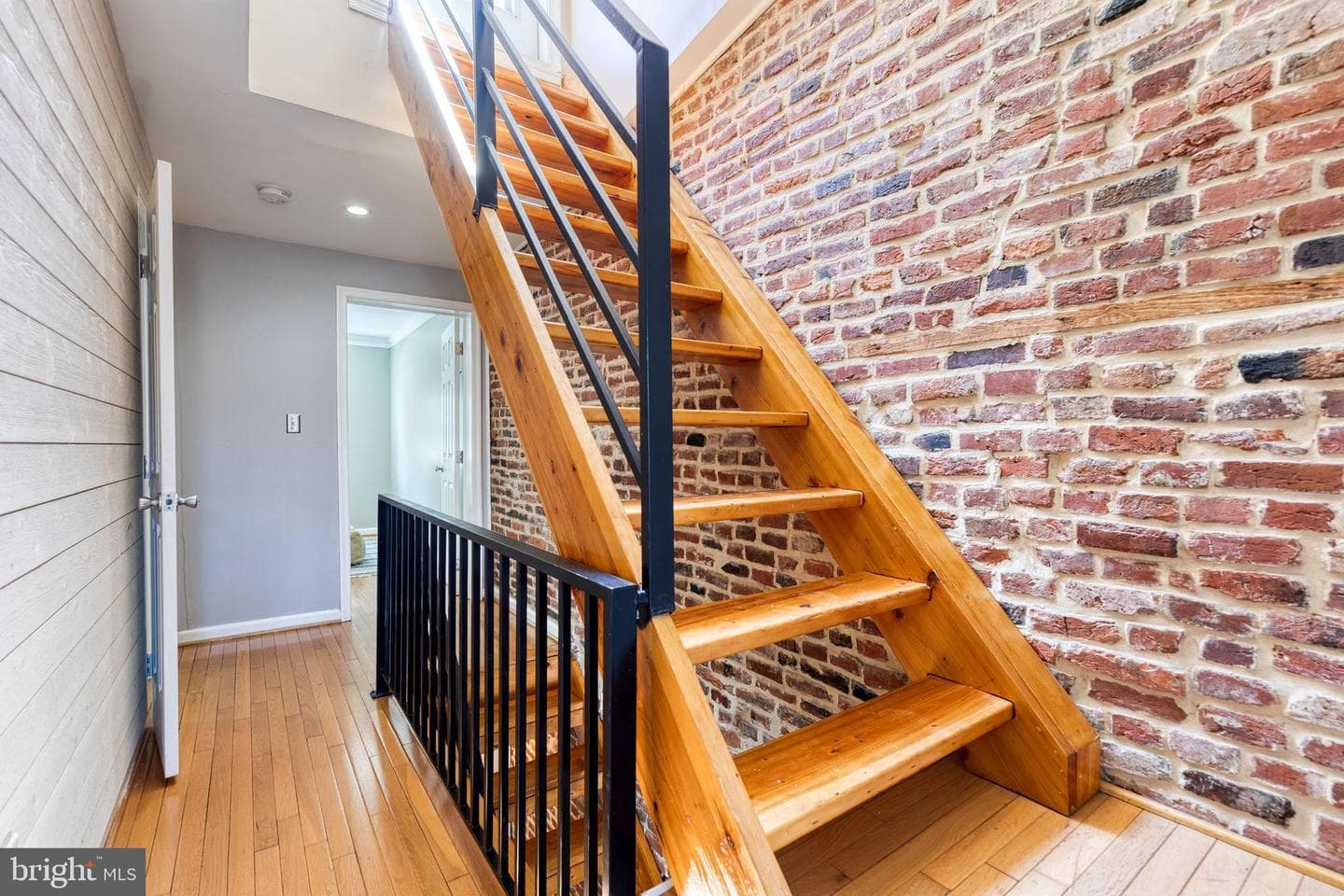 1309 Andre Street photo 31