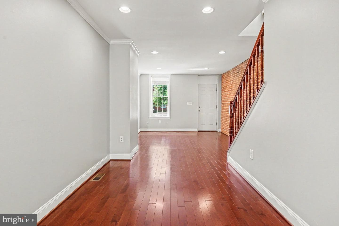 120 E Randall Street photo 7