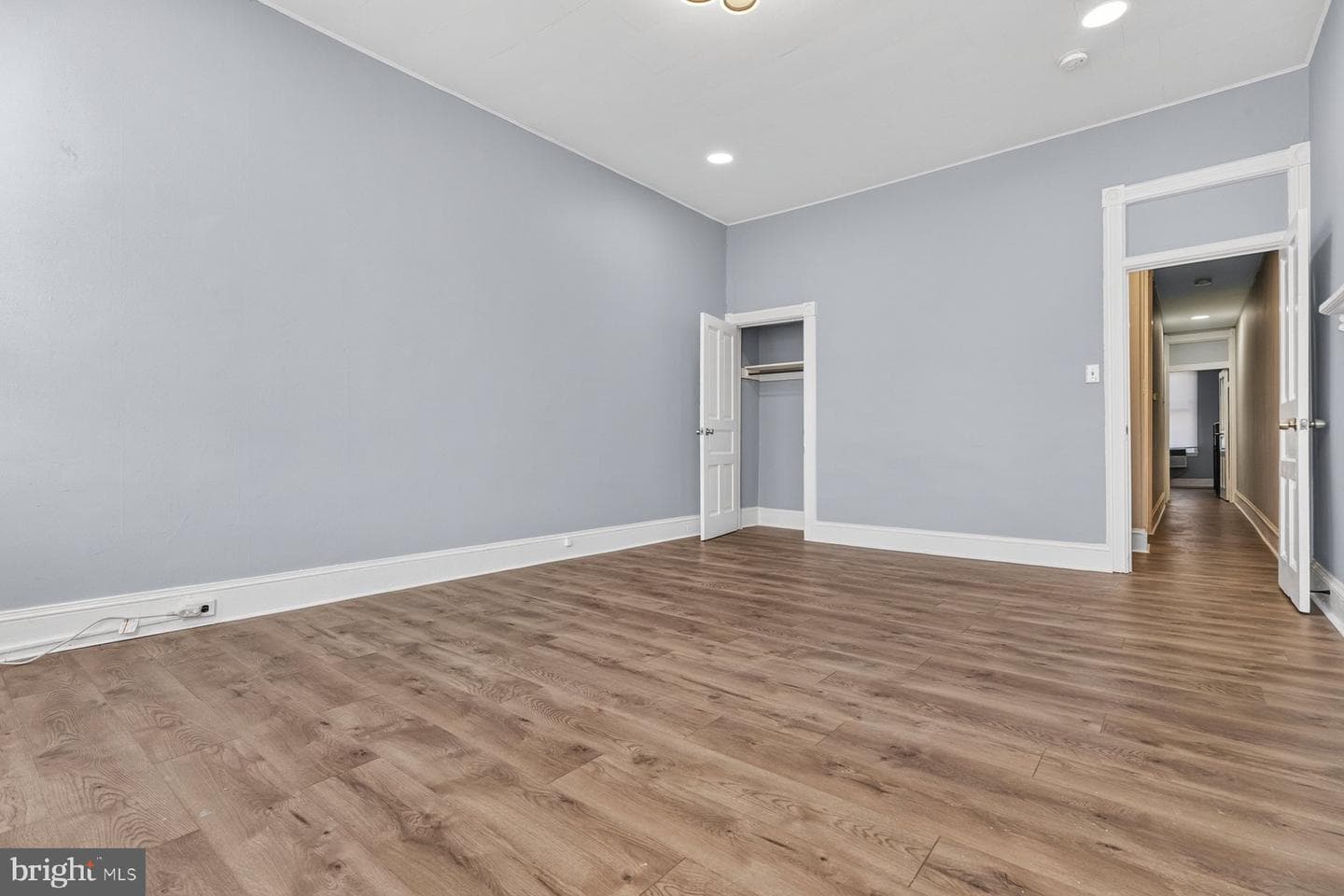 1910 W Fayette Street photo 12