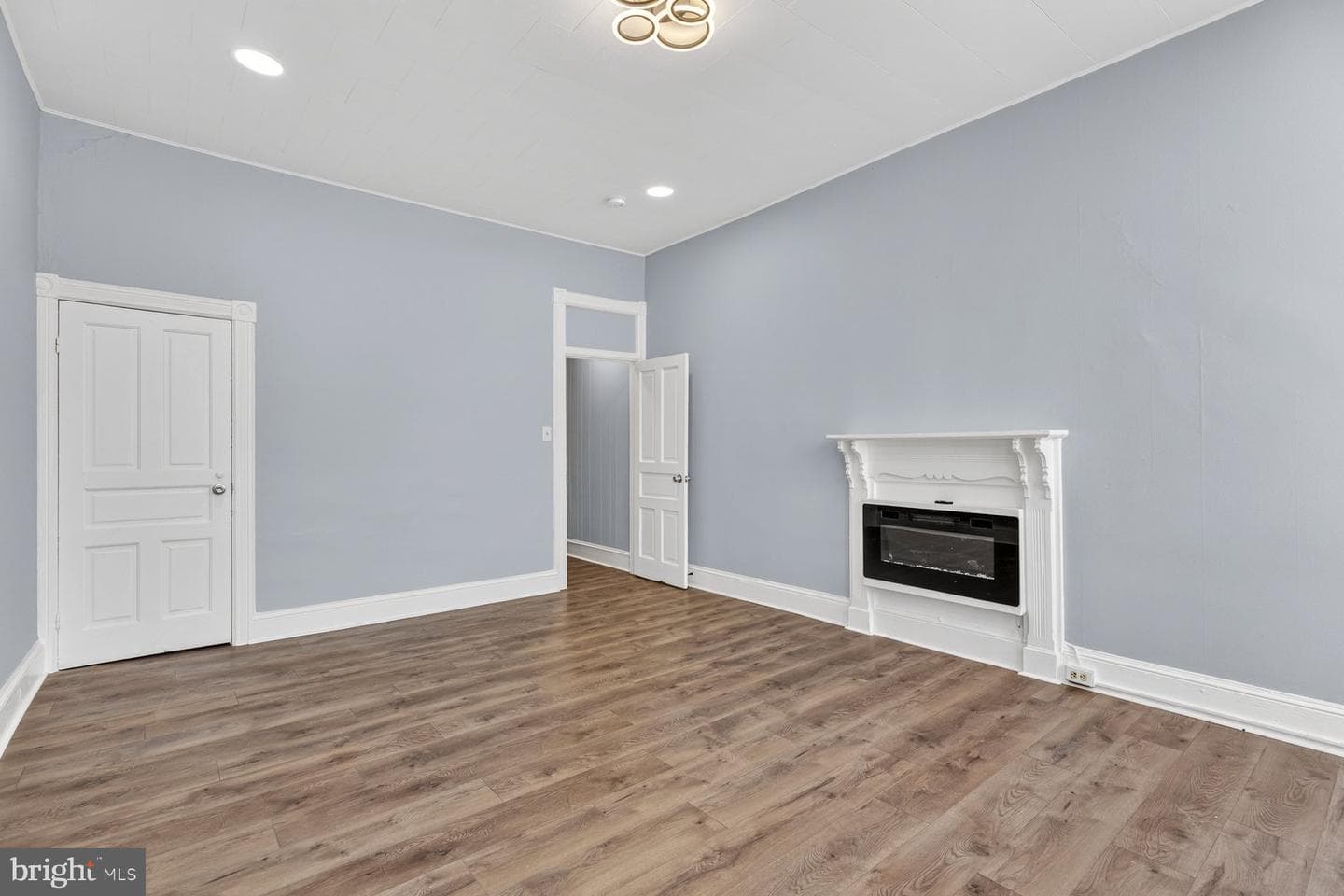 1910 W Fayette Street photo 14