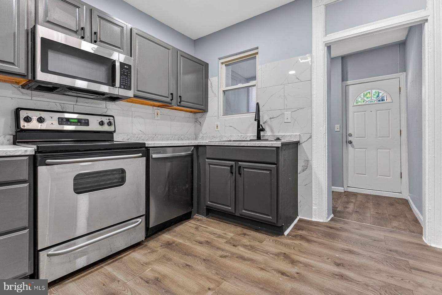 1910 W Fayette Street photo 8