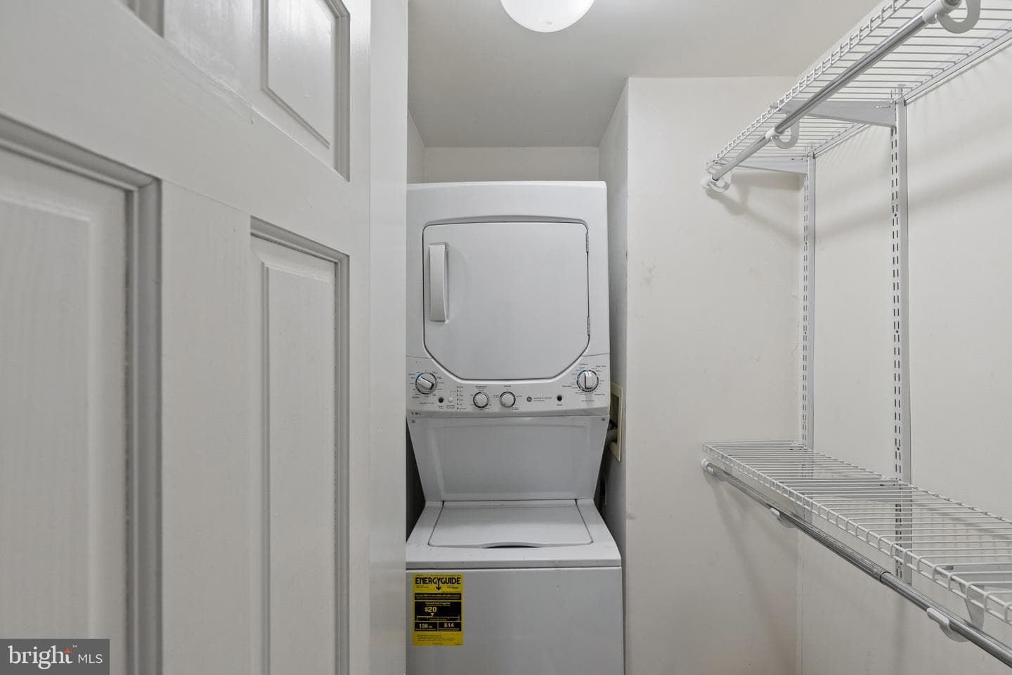 2223 Fleet Street photo 17