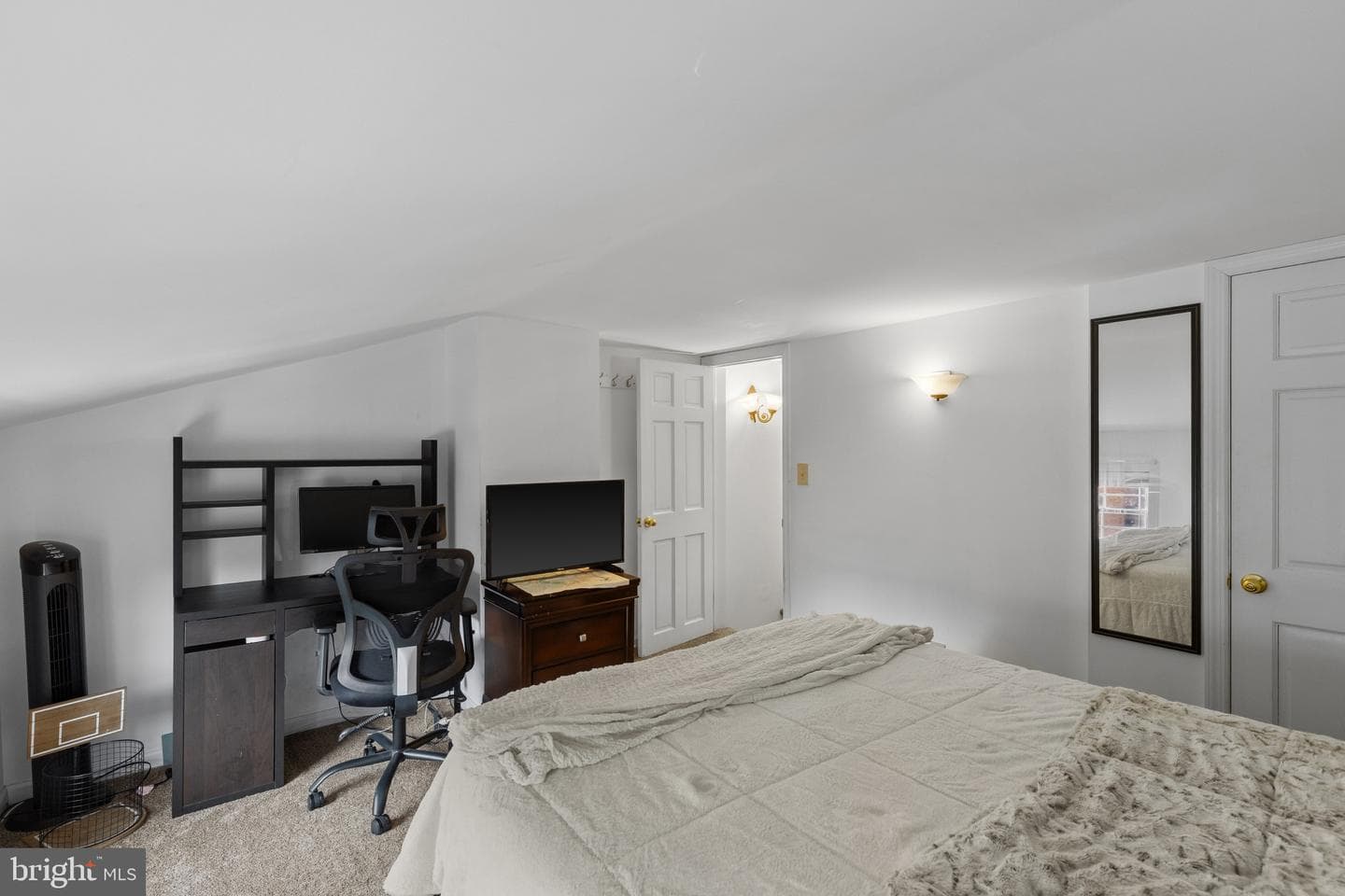 2223 Fleet Street photo 25