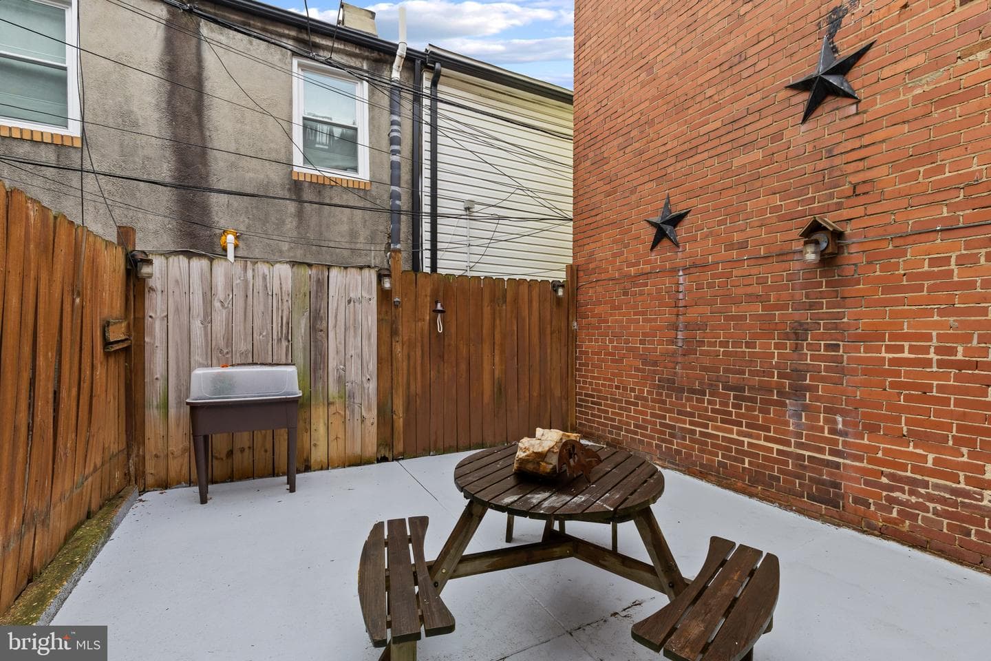 2223 Fleet Street photo 31