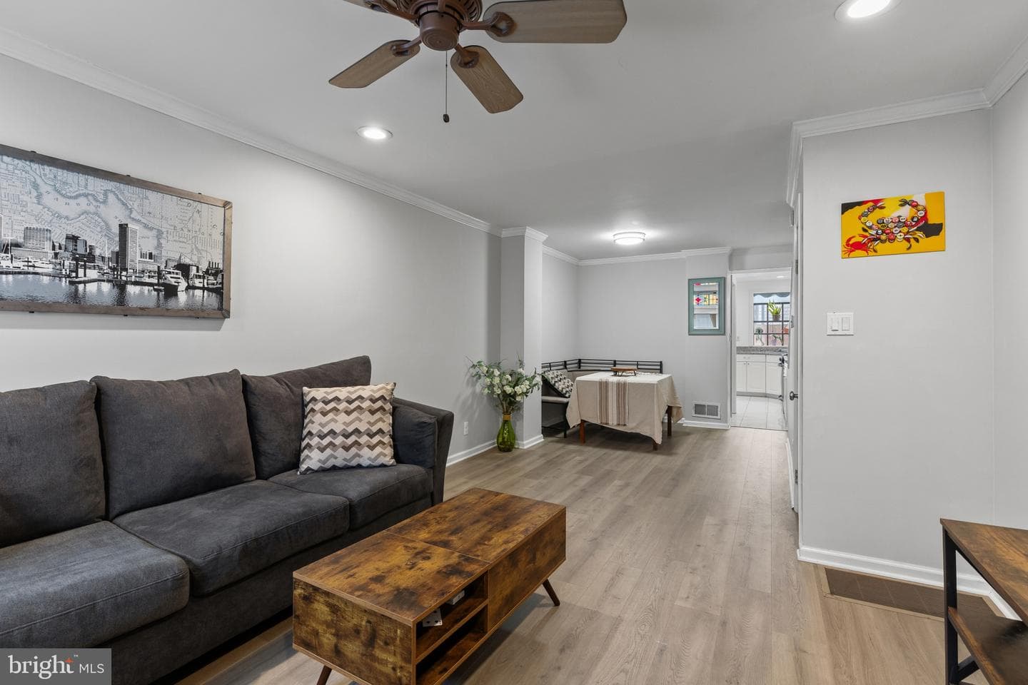 2223 Fleet Street photo 6