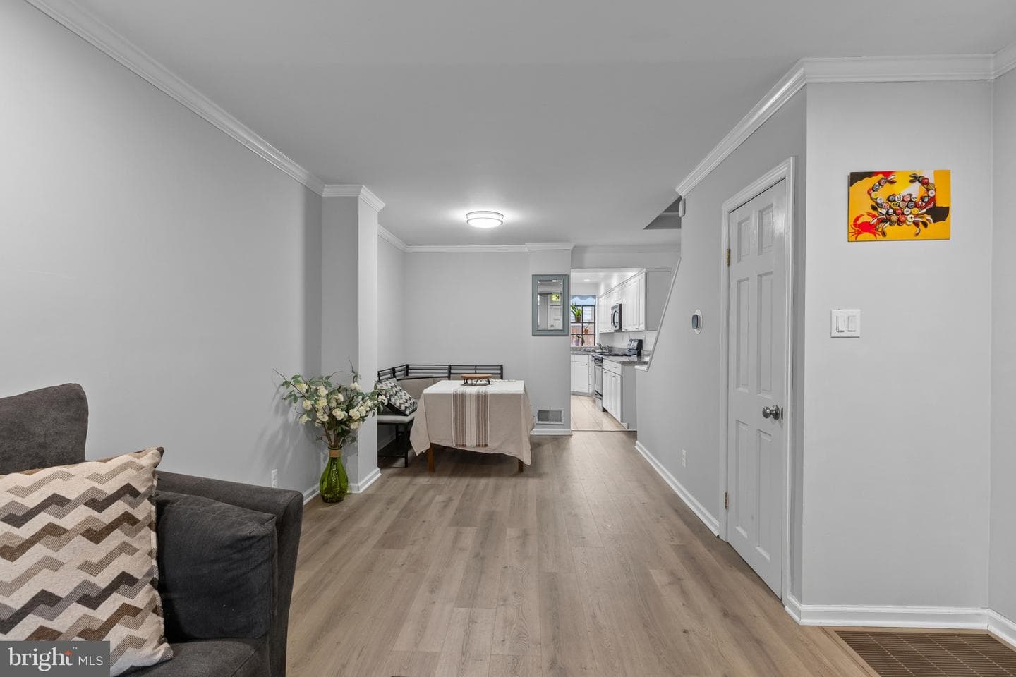 2223 Fleet Street photo 9