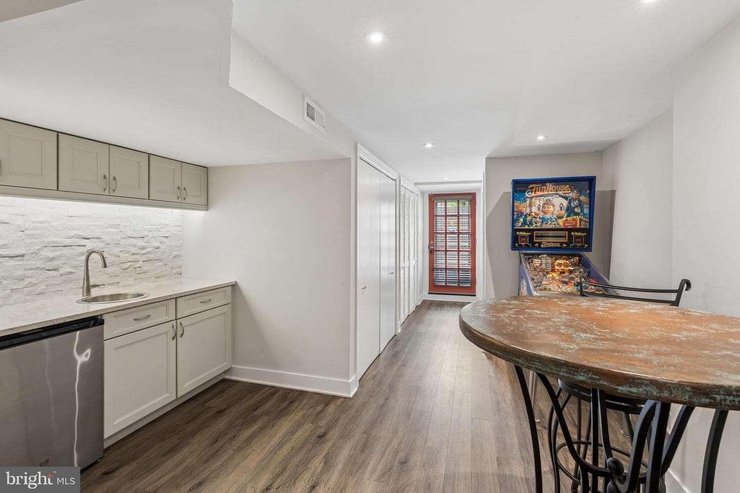 124 W Montgomery Street photo 72