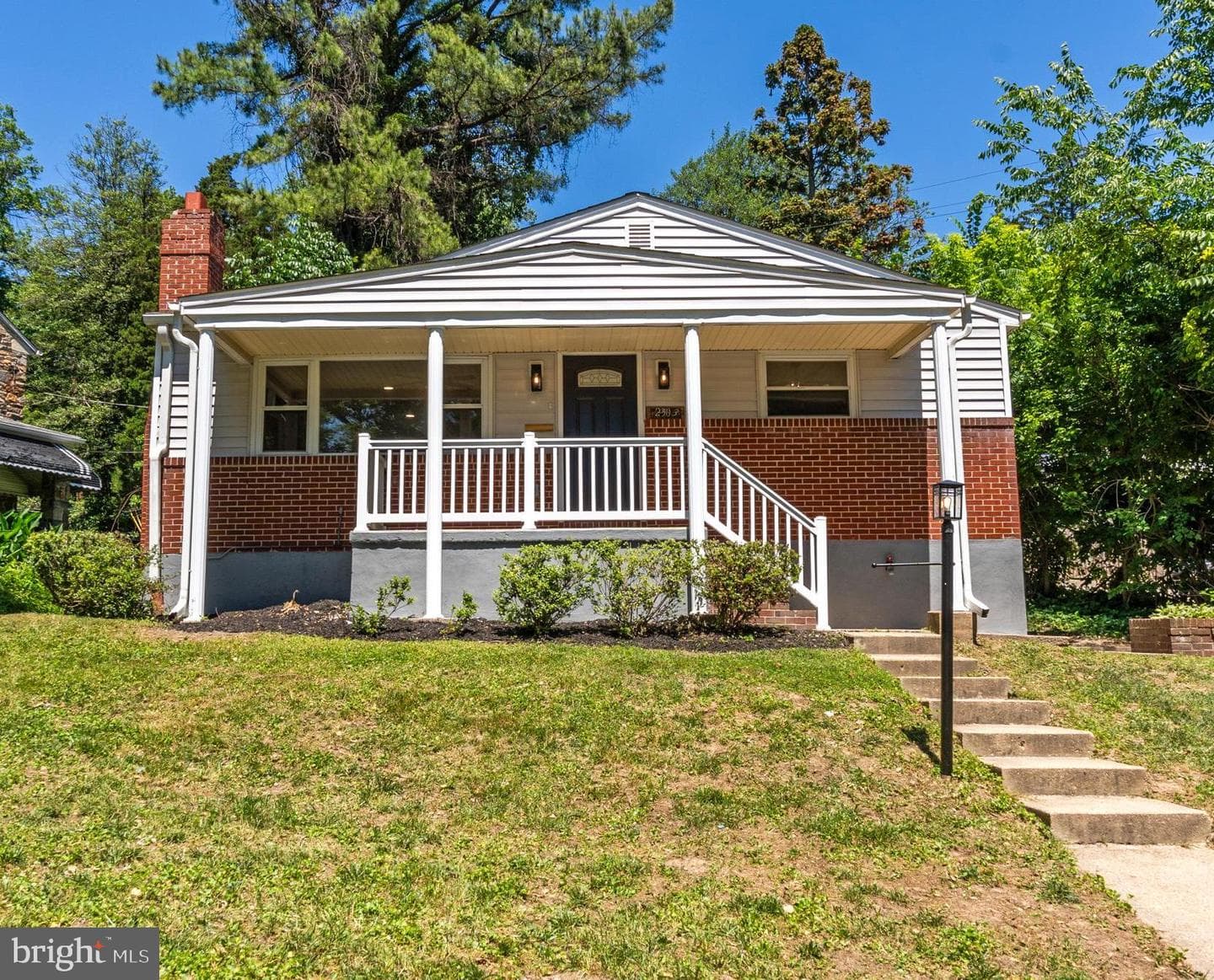 2303 Lyndhurst Avenue photo 1