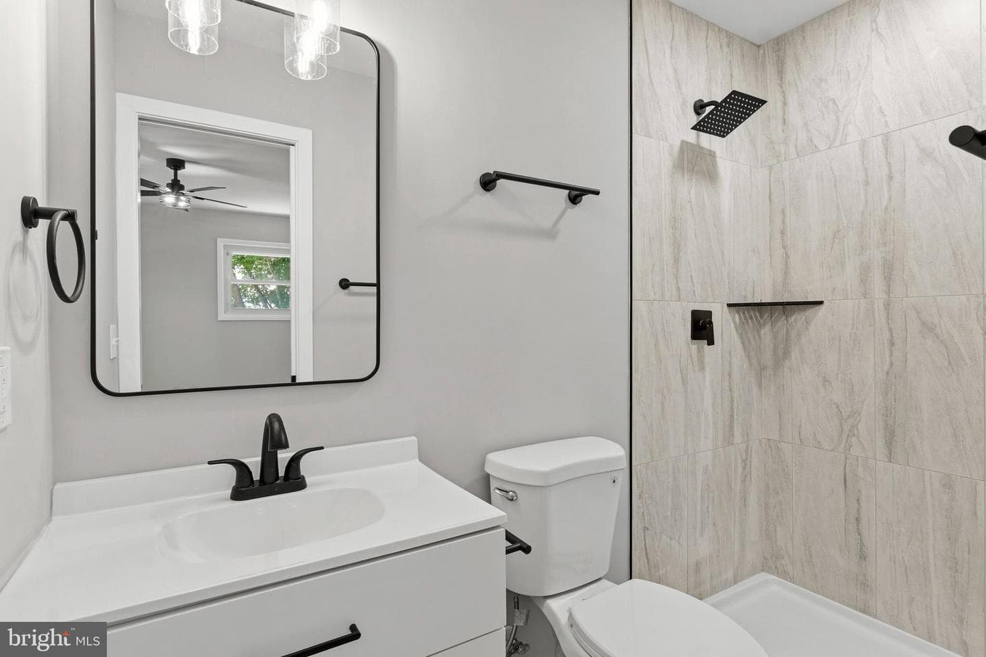2303 Lyndhurst Avenue photo 10