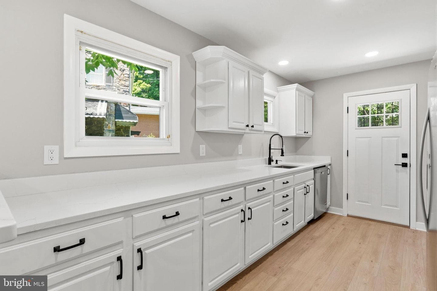 2303 Lyndhurst Avenue photo 6