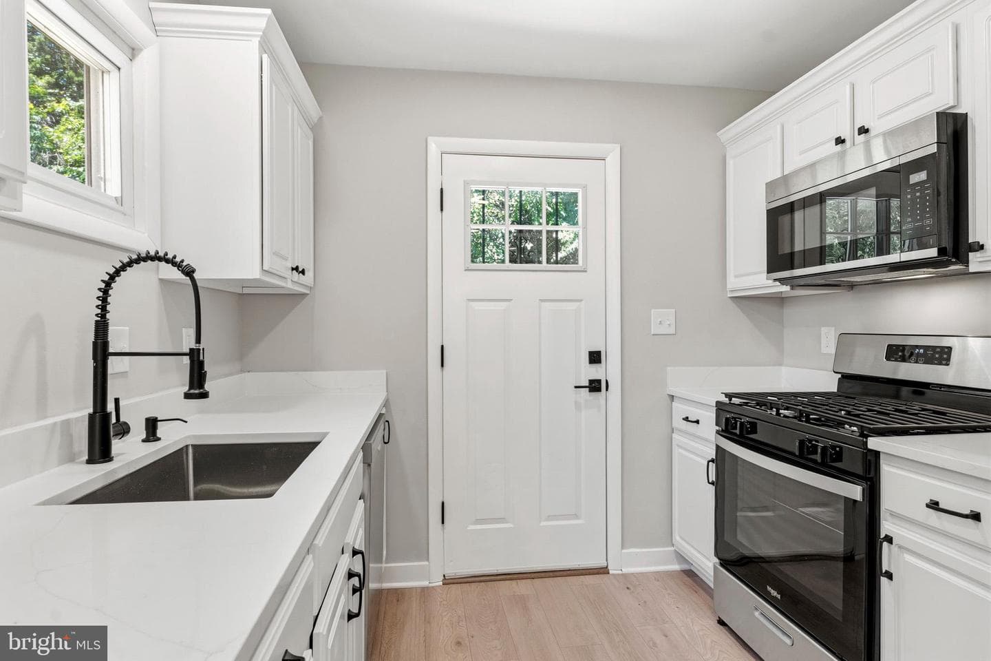 2303 Lyndhurst Avenue photo 8