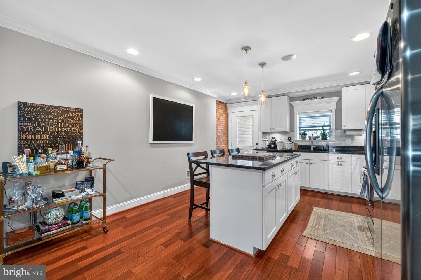 3209 Dillon Street photo 10