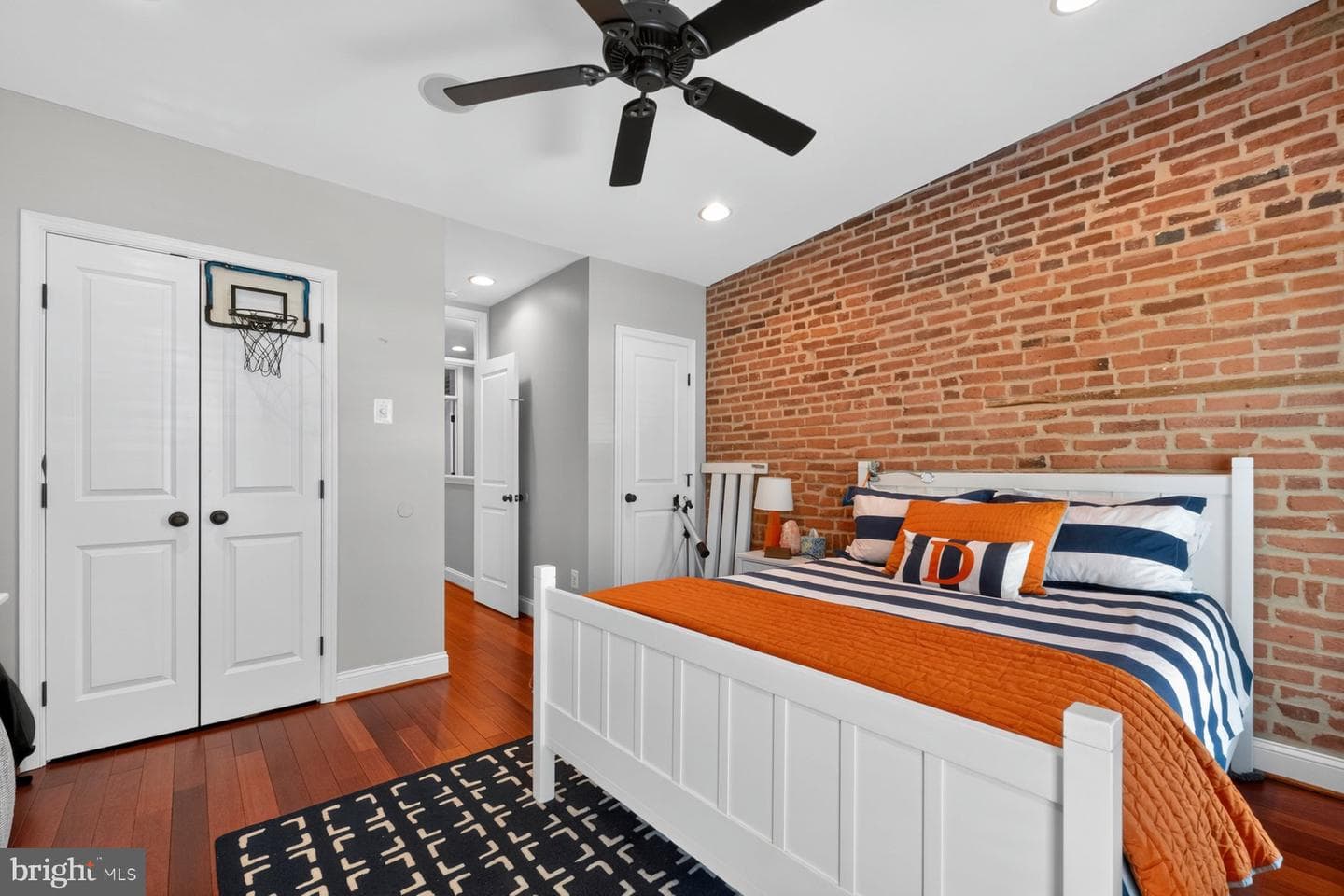 3209 Dillon Street photo 18