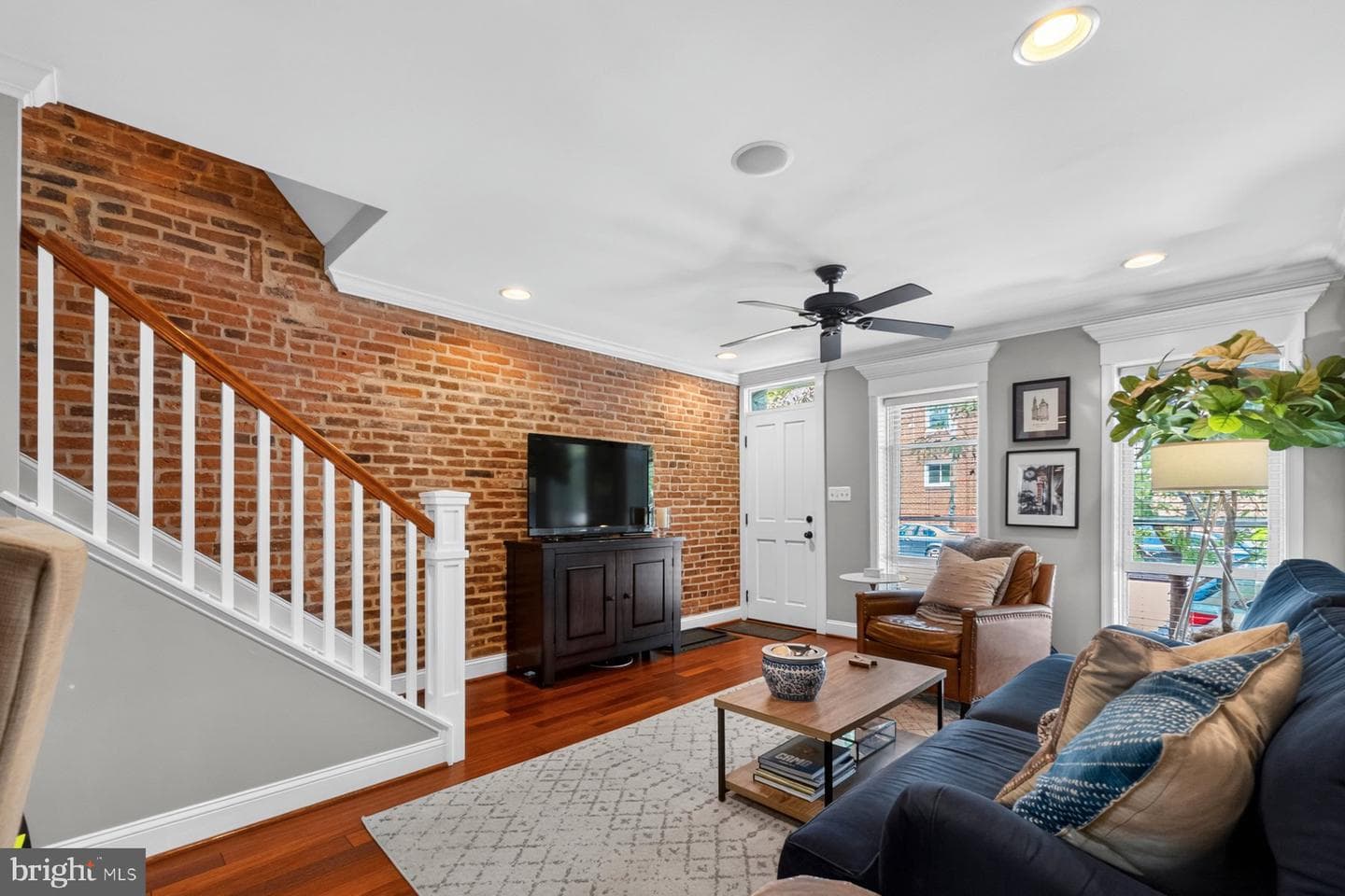 3209 Dillon Street photo 3