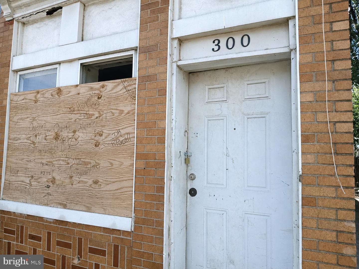 300 Pulaski Street photo 4