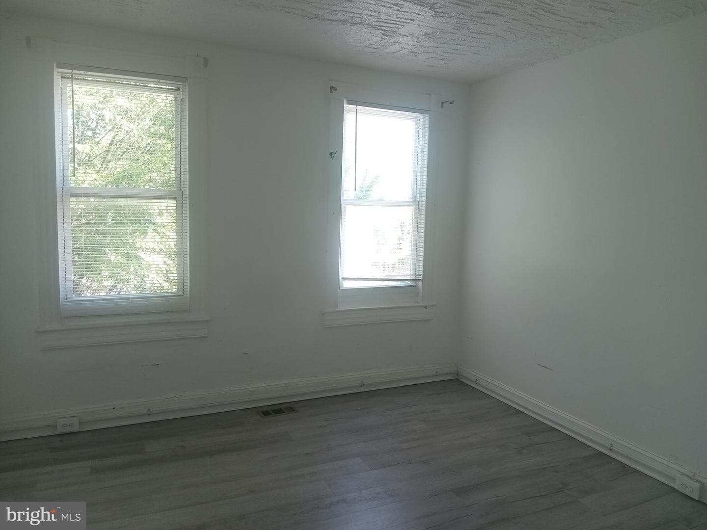 2539 Hollins Street photo 10