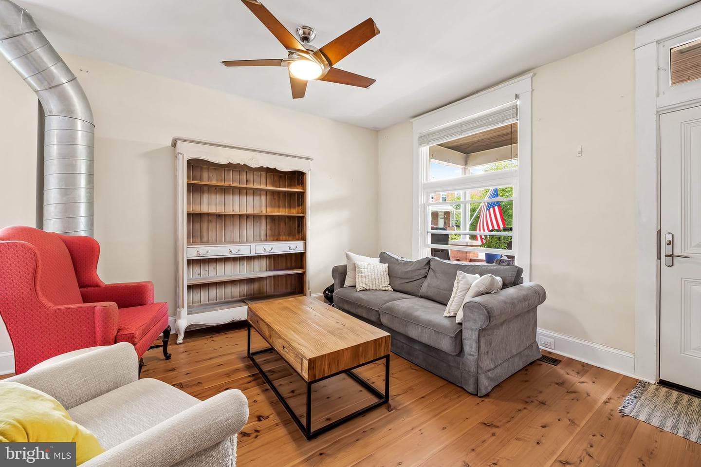1322 Weldon Avenue photo 4