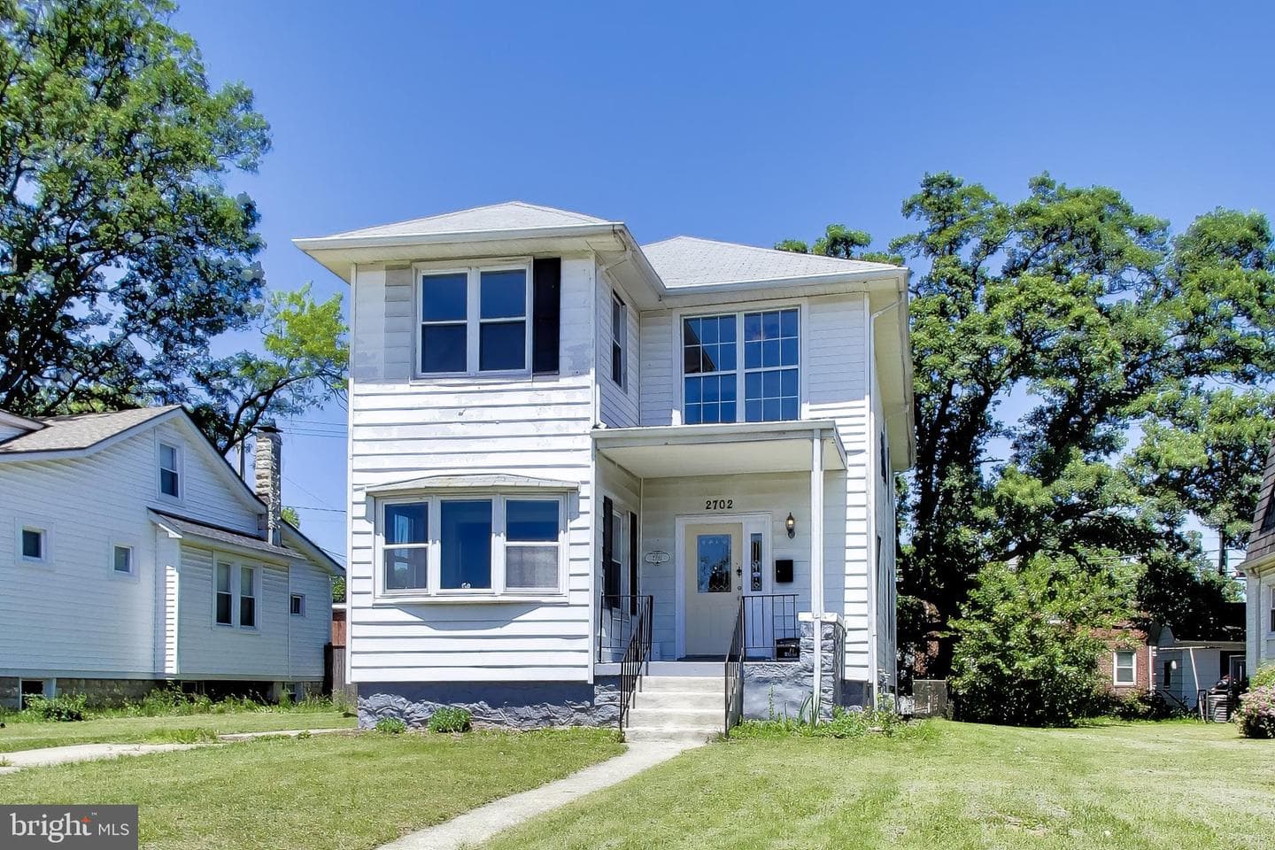 2702 Oakley Avenue photo 1