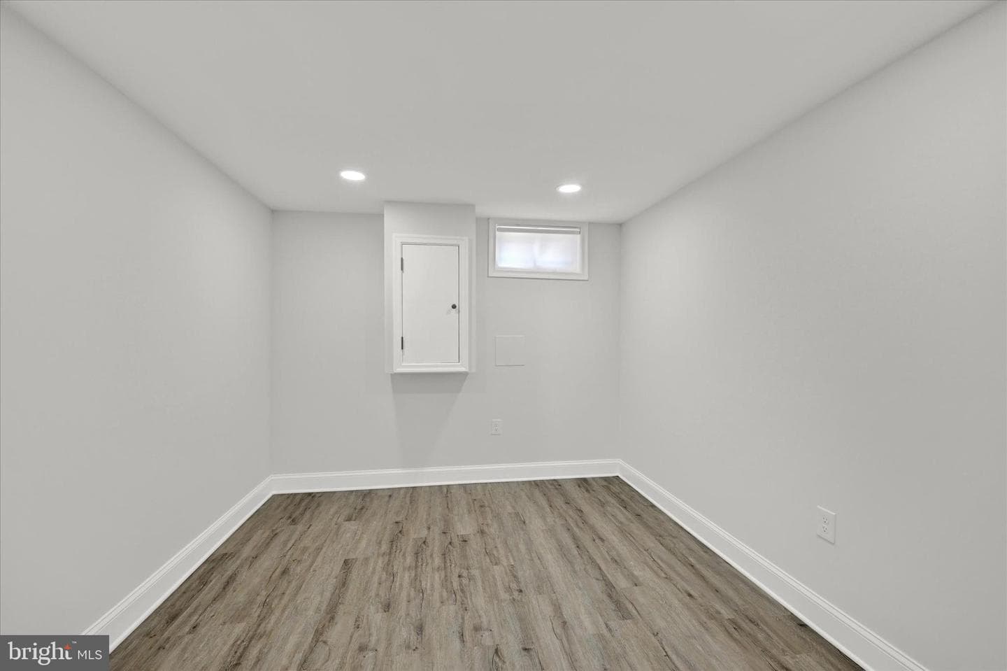 2 W Barney Street photo 20
