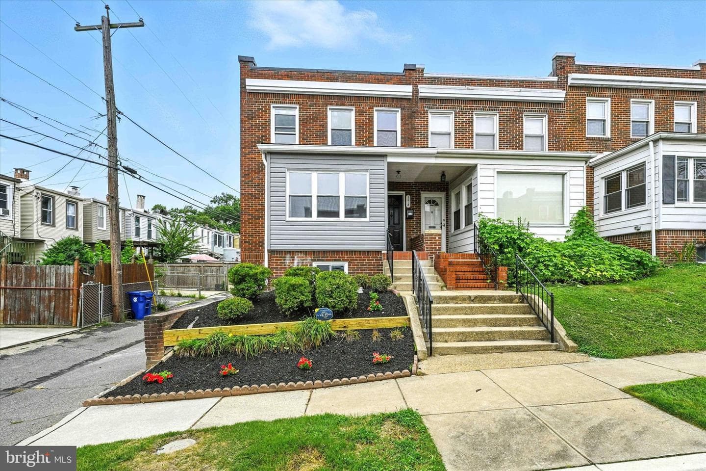 1118 Weldon Avenue photo 3