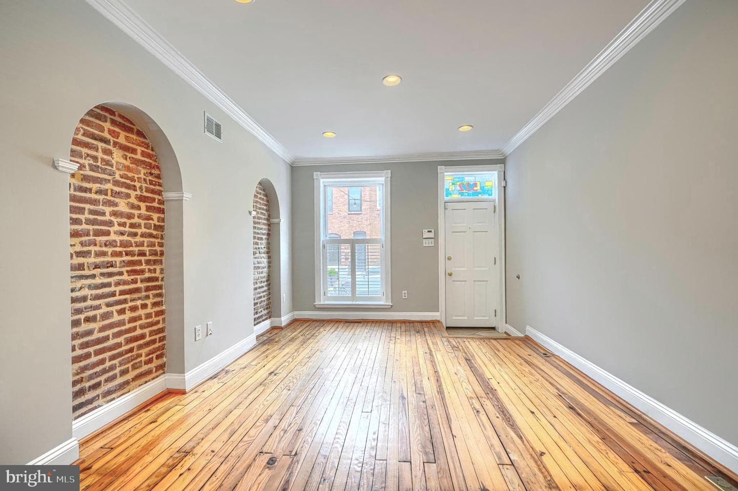 522 S Curley Street photo 3