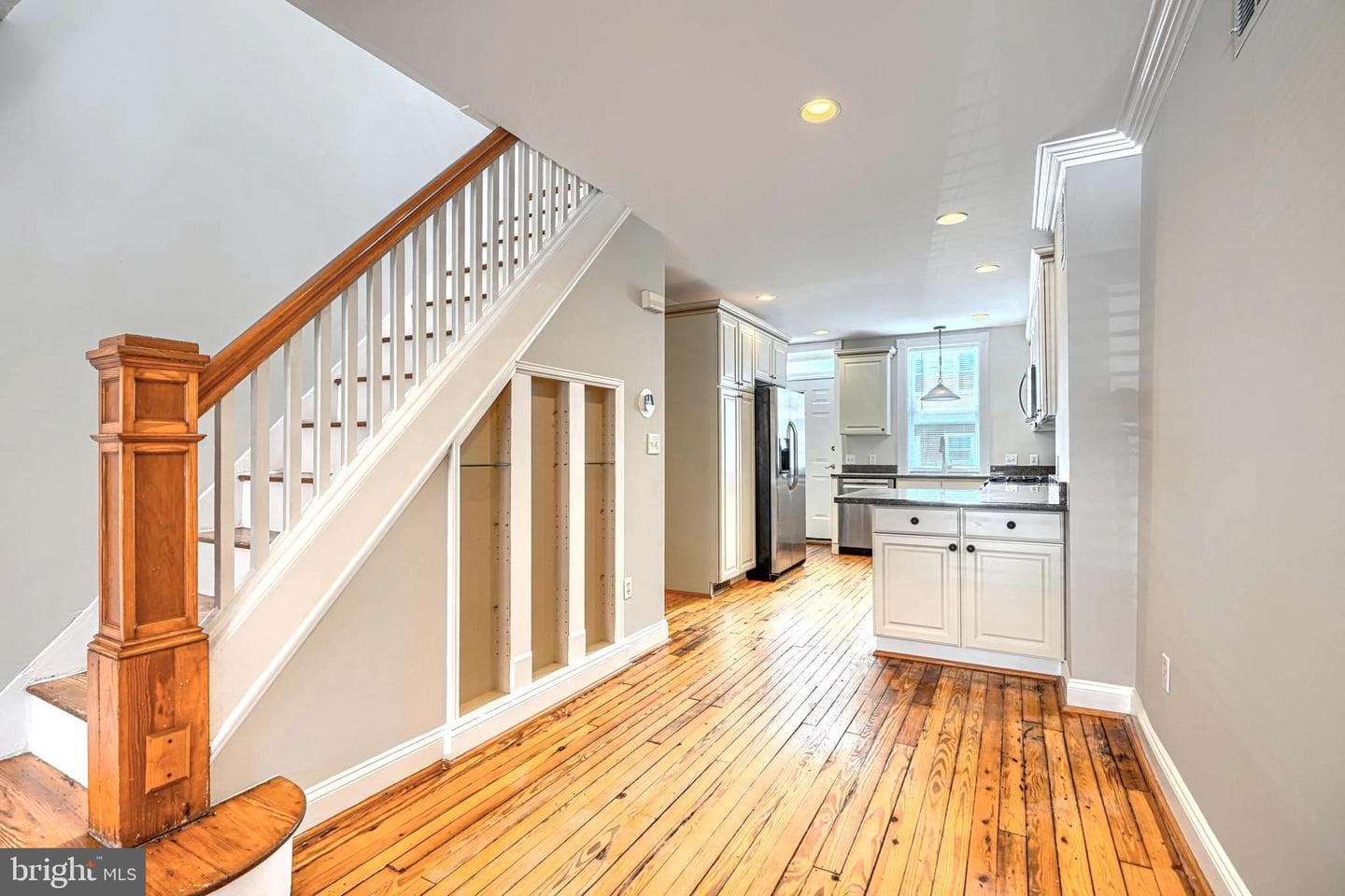 522 S Curley Street photo 5