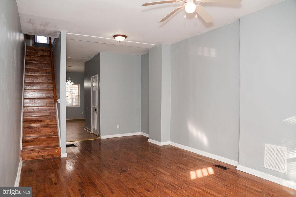 2630 E Monument Street photo 8