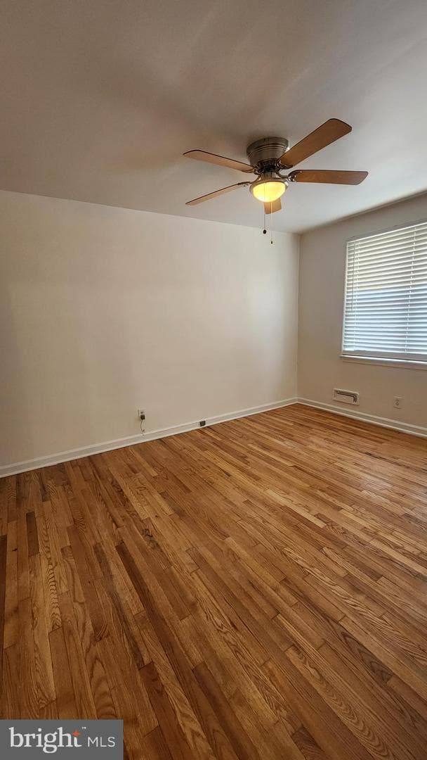 834 Umbra Street photo 10