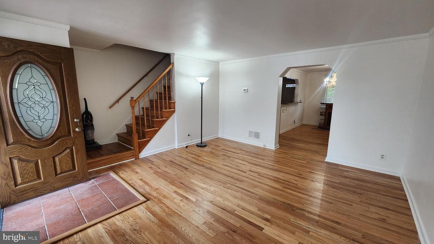 834 Umbra Street photo 3