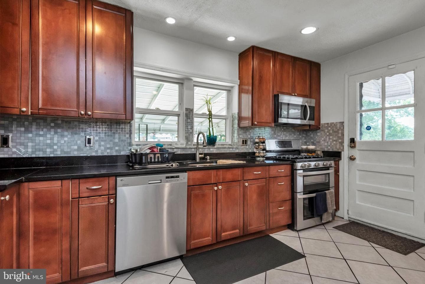 6511 Brook Avenue photo 12