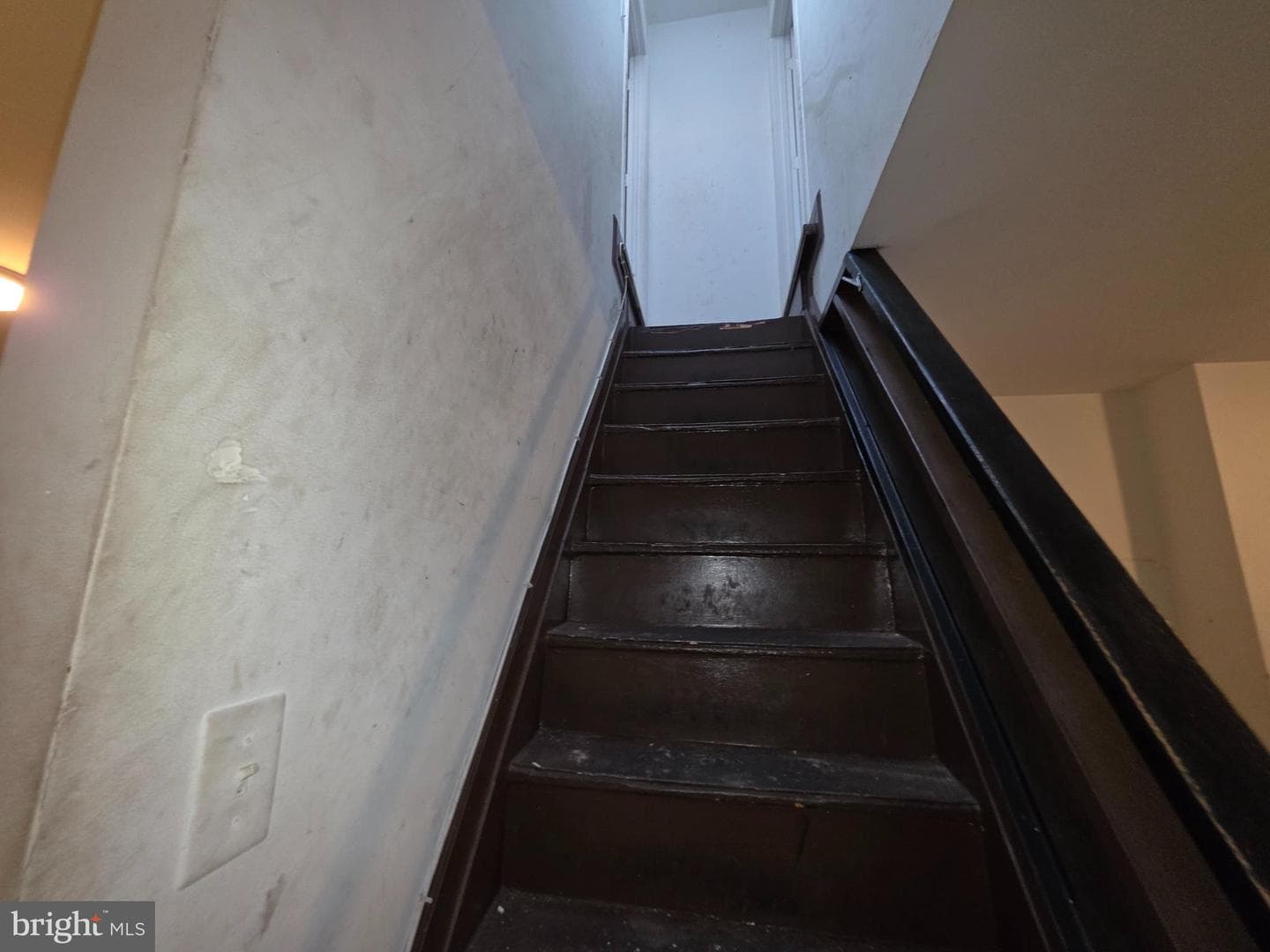 2420 Etting Street photo 10