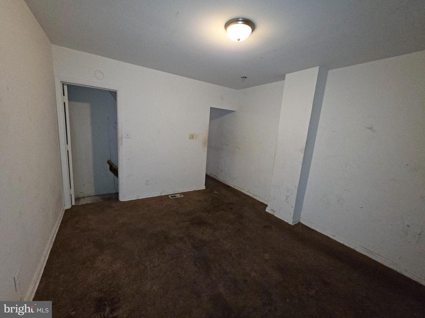 2420 Etting Street photo 5