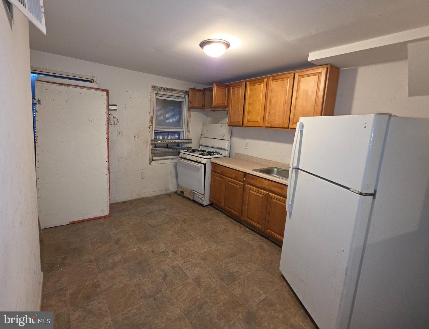 2420 Etting Street photo 8