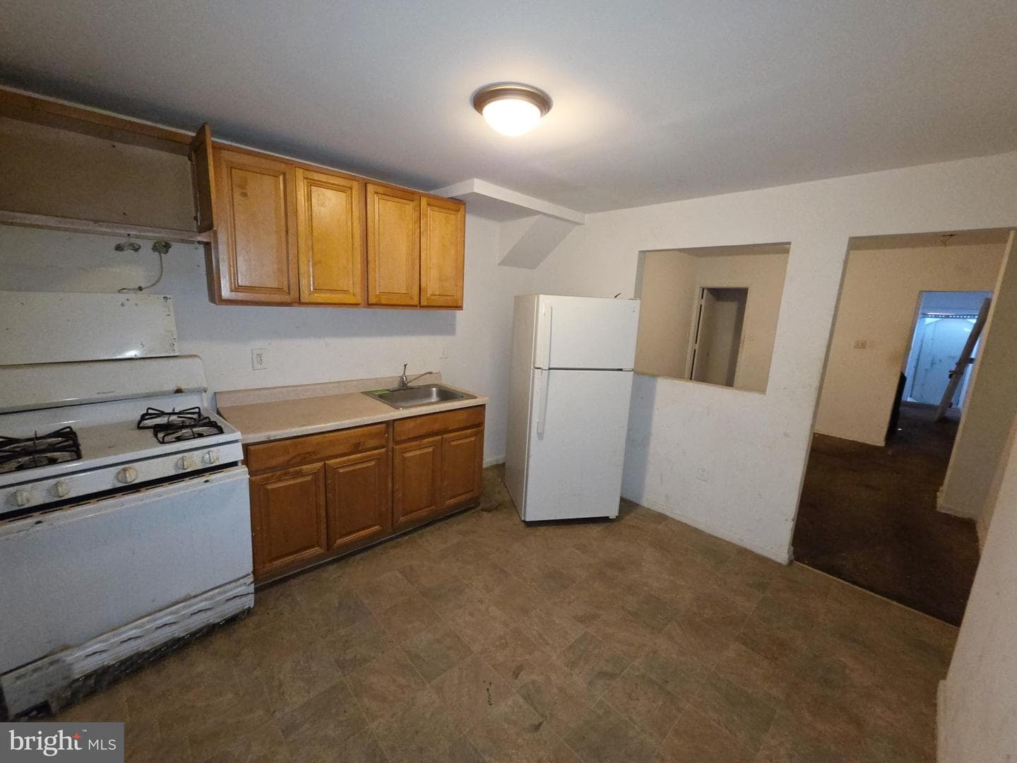 2420 Etting Street photo 9