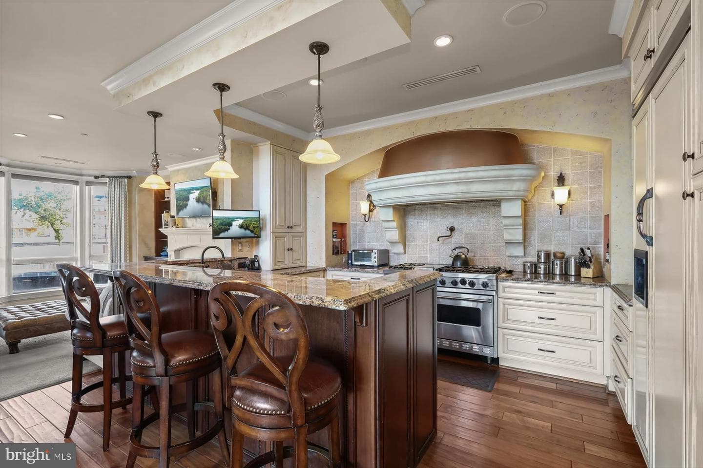 921 Valencia Court #120 photo 3