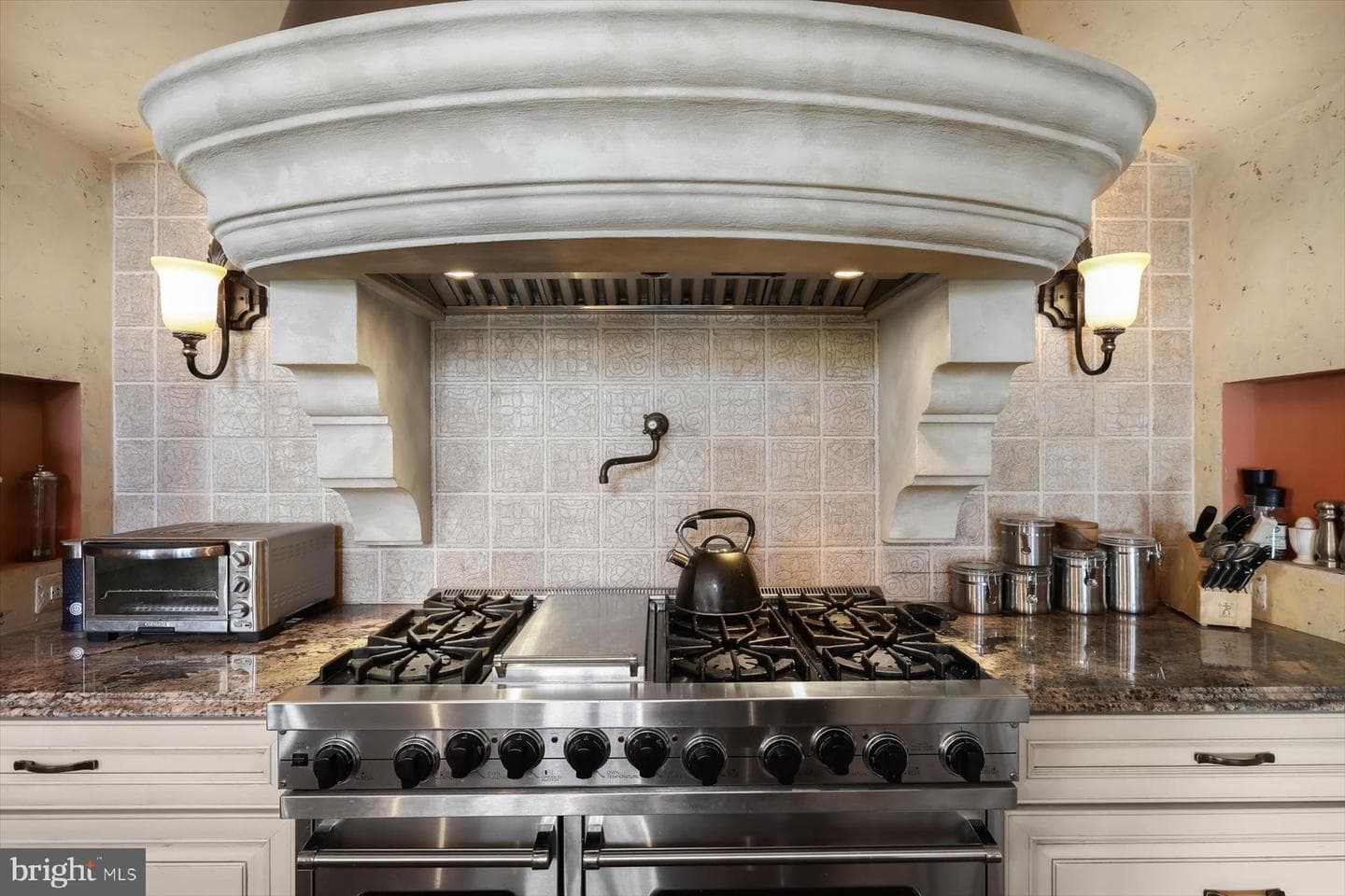 921 Valencia Court #120 photo 6