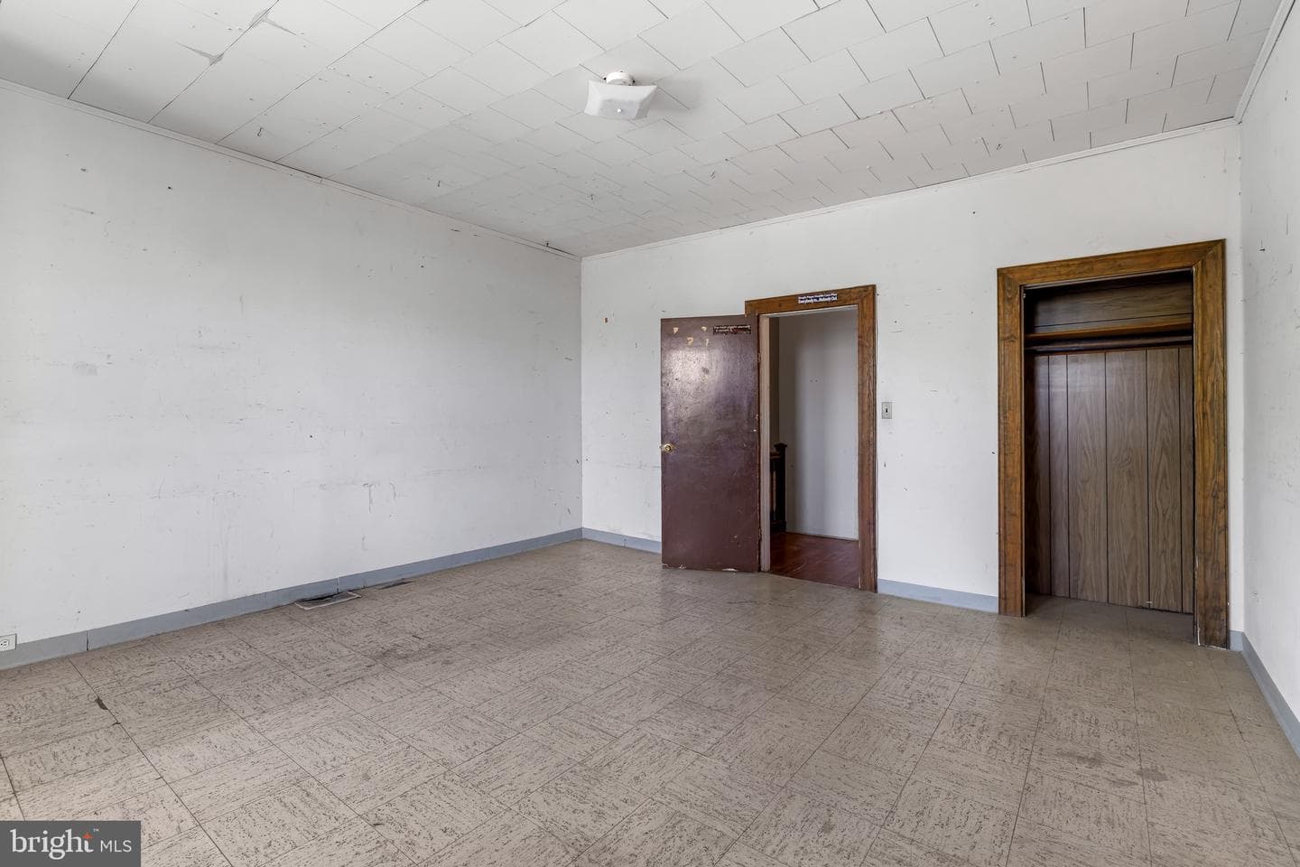 2503 Guilford Avenue photo 20