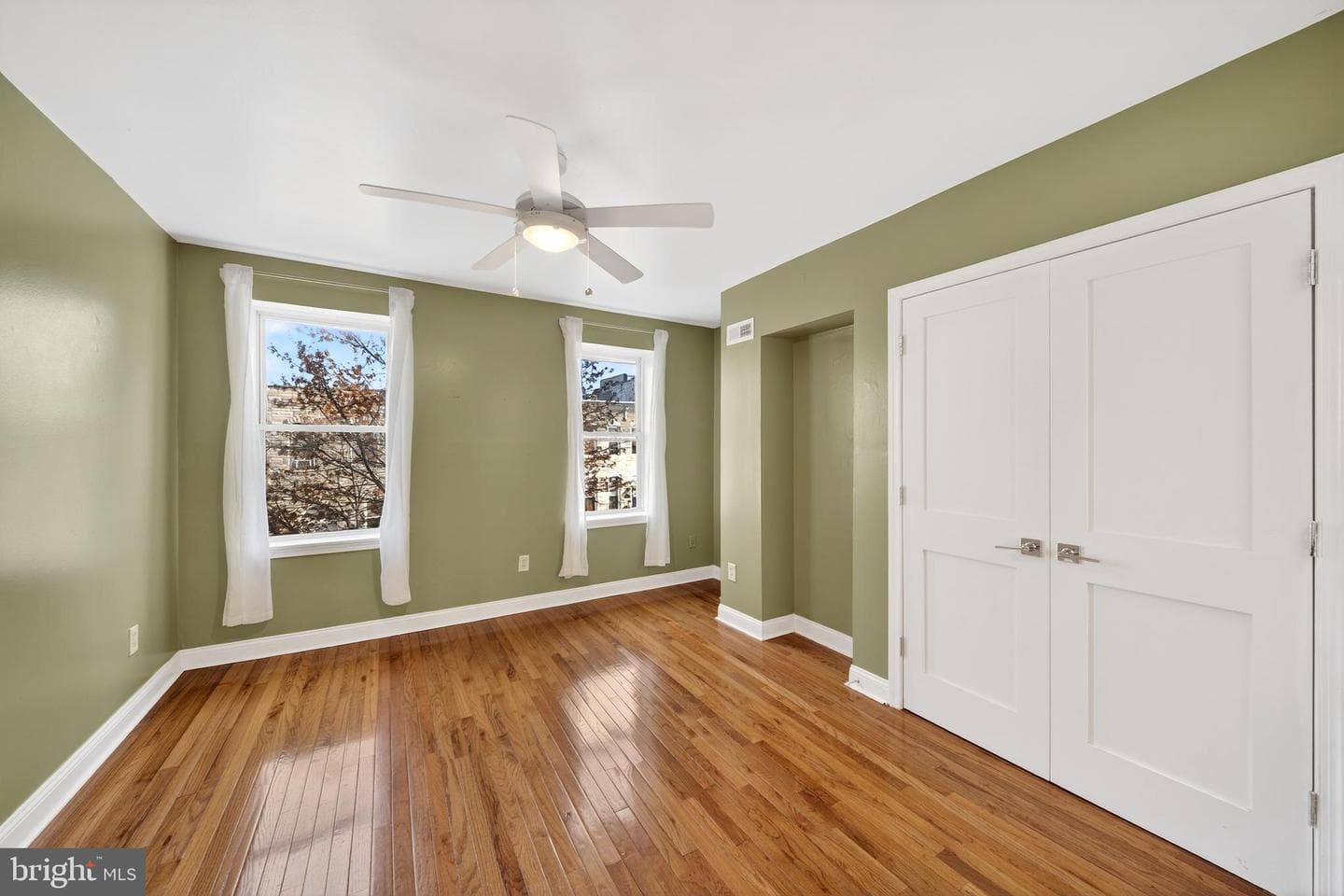 7 E Fort Avenue photo 32
