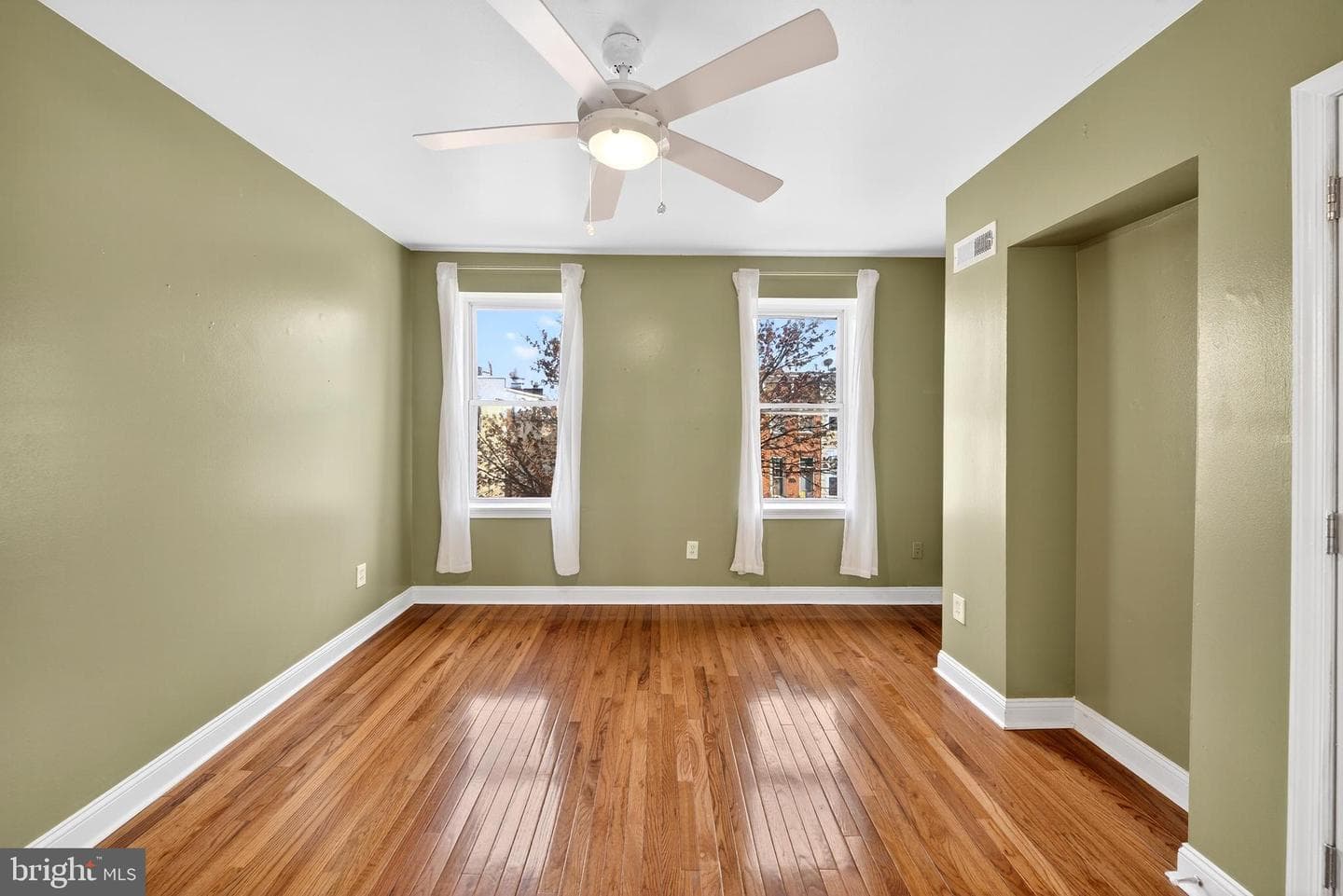 7 E Fort Avenue photo 33