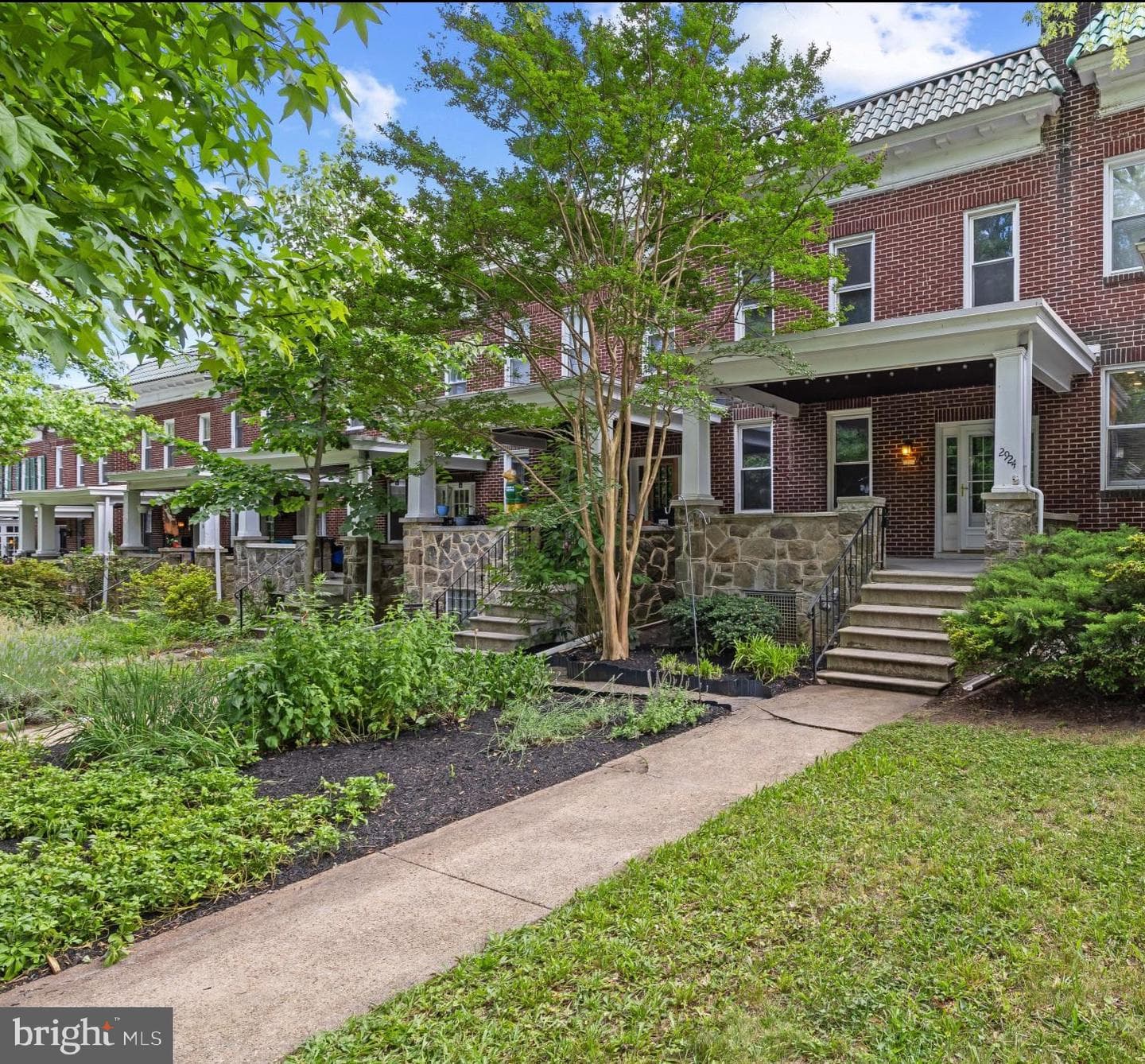 2924 Wyman Parkway photo 2
