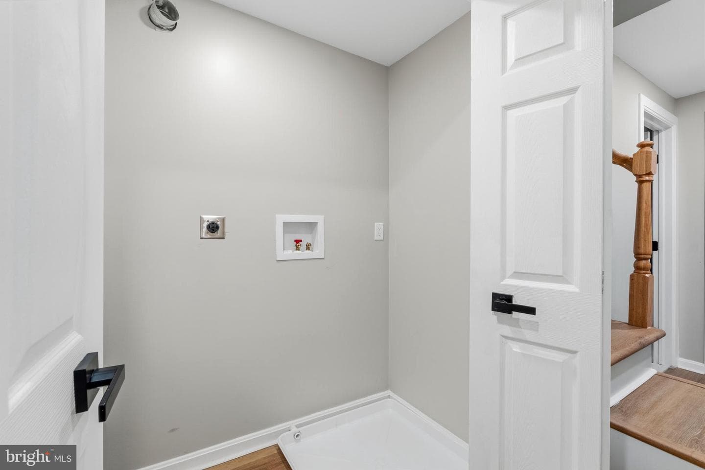 1410 E Lanvale Street photo 27