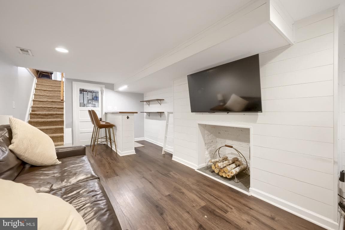 540 E Fort Avenue E photo 9
