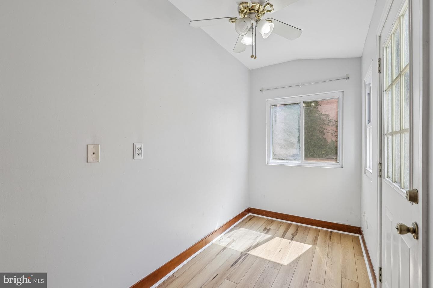 219 Chapel Street photo 9