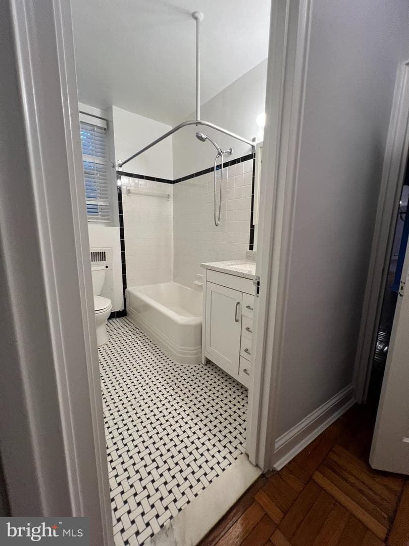221 Ridgemede Road #302 photo 20